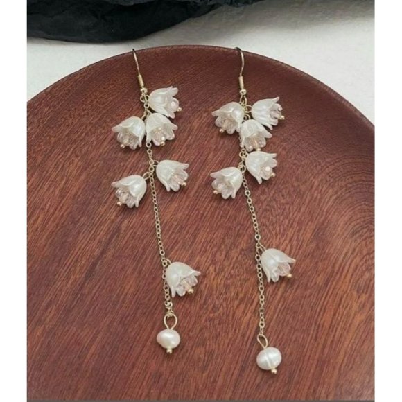 SparkleBee Jewelry - Boho Lily Of The Valley Elegant Pendant Dangle Earrings White Fairy Flowers